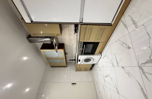 Liesing Apartment | Spacious Room in 4BR Apt, Near Kaufpark Alterlaa