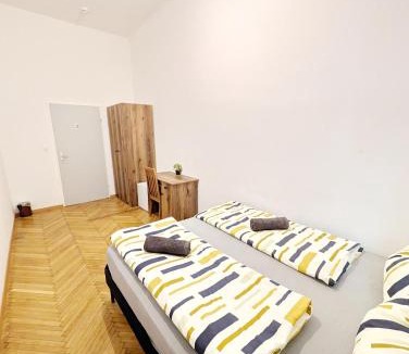 Erdberg House | Spacious Rooms - 15 Min from Airport & City Center, 5 Min from Vienna Main-Bus Station EZ7