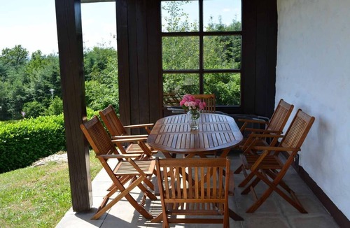 Renholding Apartment | Spacious vacation home for 1-6 people with garden and sunbathing lawn