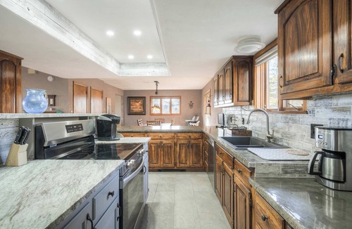 Fairplay Cabin | Spacious Valley View Lodge - Huge deck!