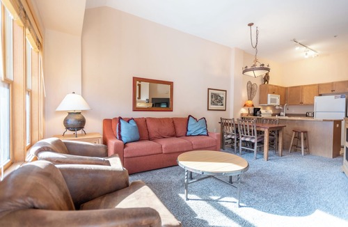 East Village at Copper Condo | Spectacular views, just steps from Super Bee, Vaulted Ceilings! Free WiFi