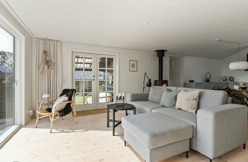 Aarosund House | Split-level holiday home with view of Årø
