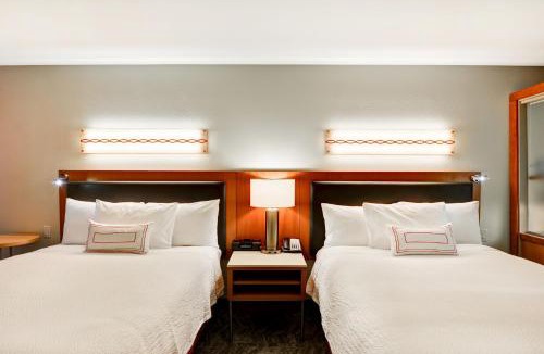 Jewell Heights - Hoffman Heights Hotel | SpringHill Suites Denver at Anschutz Medical Campus