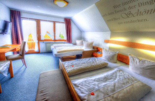 Lenzkirch Bed & Breakfast | Standard Double Room - Hotel-Restaurant Schwörer