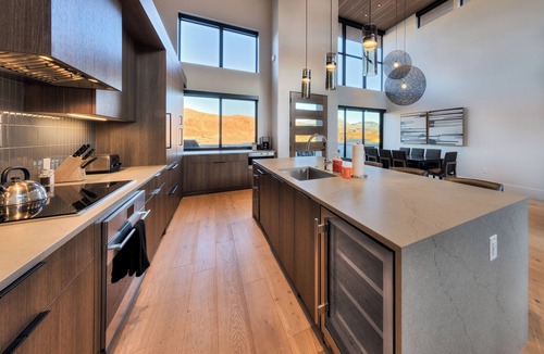 Moab House | Stargazer’s Estate | Hot Tub + Trails Outside Your Door