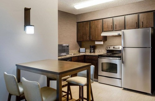 Louisville House | Stay at our modern extended stay hotel in Louisville, CO