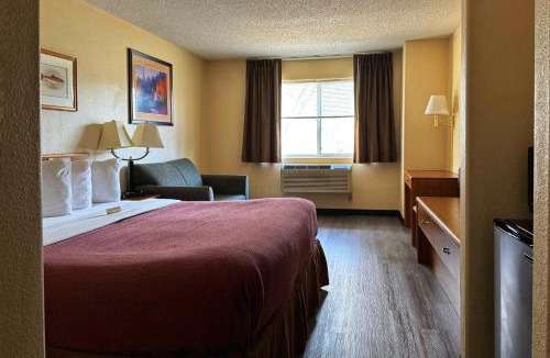 Cedaredge Hotel | Stay Wise Inn Cedaredge