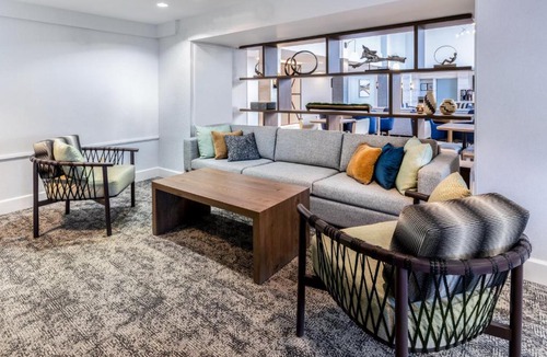 Glendale Hotel | Staybridge Suites Denver - Cherry Creek by IHG