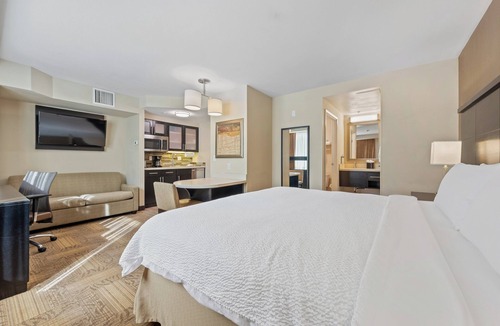 Downtown Denver Hotel | Staybridge Suites Denver Downtown by IHG