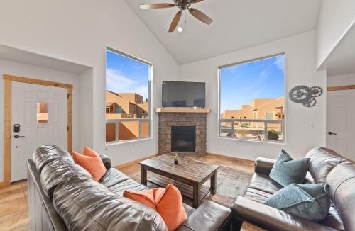 Moab South Valley House | Steel Bender Villa - Pool, Hot Tub, Rim Views