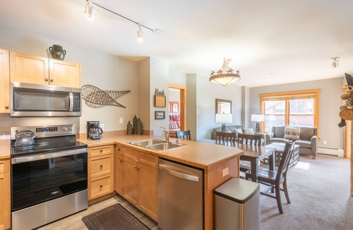 East Village at Copper Condo | Steps away from Super Bee Lift, wifi, underground parking