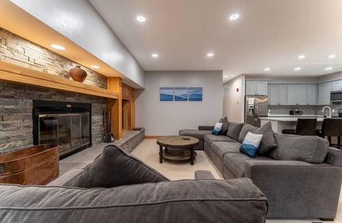 Mountain House Condo | Steps from ski lift with private hot tub - Remodeled 2 bedroom condo in Keystone