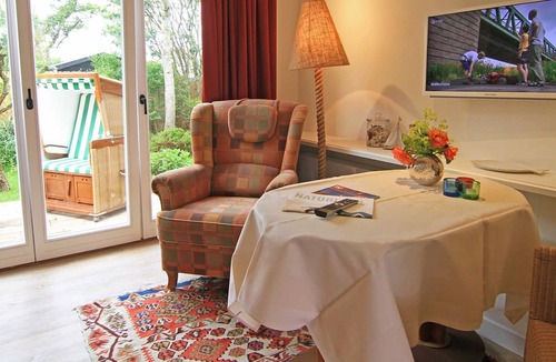 Wenningstedt-Braderup Cottage | Studio 06 - Pension Mowen Nest