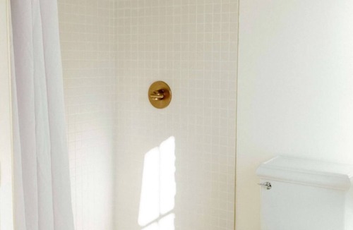 Crossroads Arts District Hotel | Studio Eight · Funky Lounge Escape
