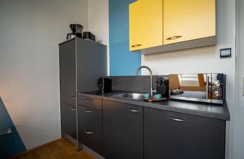 Margareten Apartment | Studio with Kitchen near Naschmarkt - Karlskirche & Metro U4