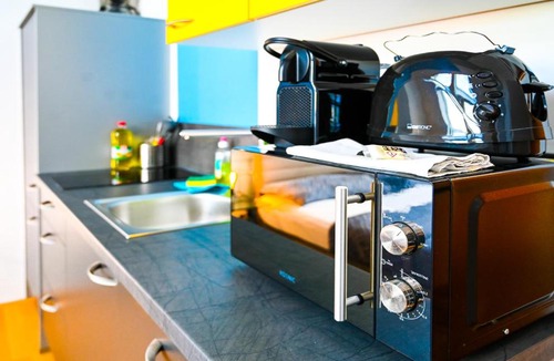 Margareten Apartment | Studio with Kitchen near Naschmarkt - Karlskirche & Metro U4