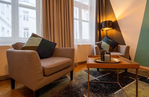 Margareten Apartment | Studio with Kitchen near Naschmarkt & U4 Metro