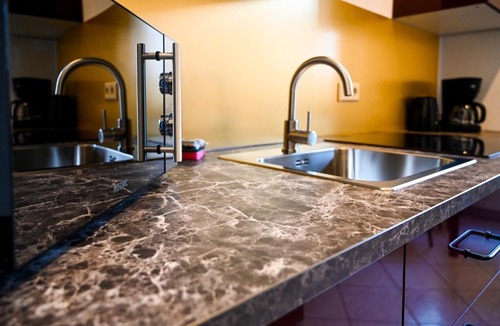 Margareten Apartment | Studio with Kitchen near Naschmarkt & U4 Metro