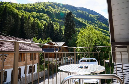 Brides-les-Bains Apartment | Studio with twin beds