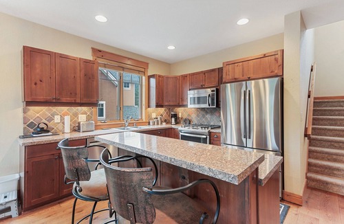 Keystone House | Stunning 3 BR Townhome in Keystone! Enjoy the complex hot tub after a long day o