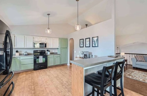 Broomfield House | Stunning 4 BDR Fully Furnished Home in Broomfield