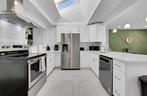 Eiber House | Stunning Home Close to Downtown, Skiing & Red Rocks