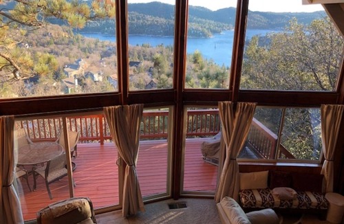 Lake Arrowhead House | Stunning Lake View House