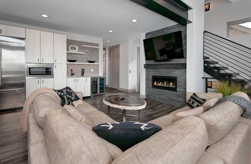 Keystone House | Stunning, Modern, Brand New Luxury in the Sanctuary at Keystone with Private Hot Tub