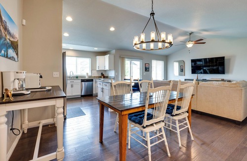 Longmont House | Stunning New Home w/Mtn Views & Fire Pit: Family-friendly & Centrally Located VR