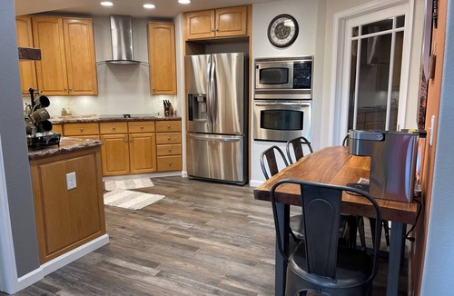 Highland Lakes Apartment | Stunning Pikes Peak Views, BEAUTIFUL, full 1200 sq. ft. 2 Bedroom Apartment!