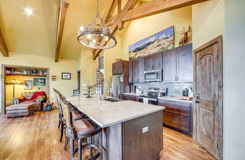 Grand Lake House | Stunning Unobstructed Lake & Mountain Views, Hot Tub, In-Town, 1 mile to RMNP