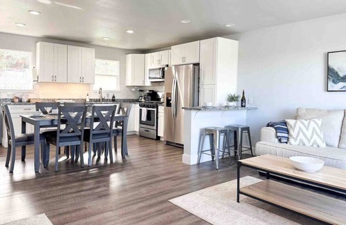 Arvada Plaza Area House | Stylish 5BR Retreat with Mountain Views