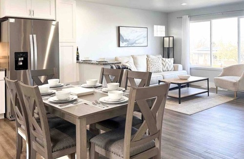 Arvada Plaza Area House | Stylish 5BR Retreat with Mountain Views