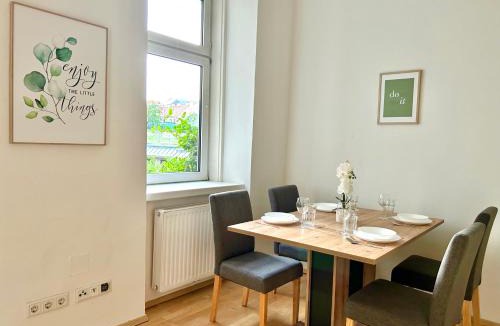 Hernals Apartment | Stylish Apartment with Parking near Center