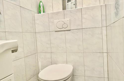 Hernals Apartment | Stylish Apartment with Parking near Center