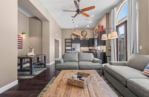 Sunnyside House | Stylish Church Conversion | Walk to LoHi