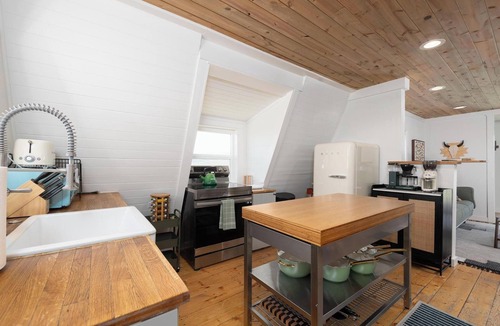 Fairplay Cabin | Stylish & Cozy A-Frame Escape! Dogs OK, 45m to Breck, 30m to BV, Stargazing!