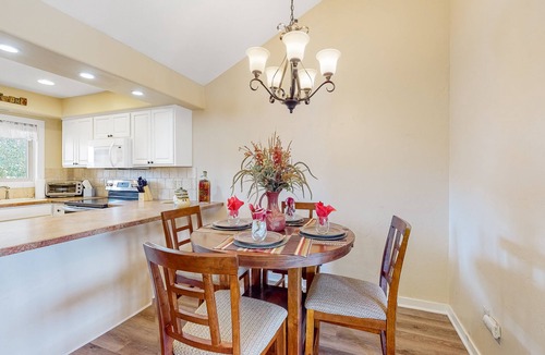 Pagosa Springs Condo | Stylish downtown getaway with private deck, fast WiFi, full kitchen & fireplace