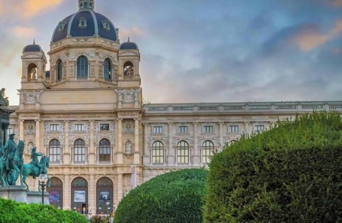 Mariahilf Apartment | Stylish Room with Private Bath | Mariahilferstraße