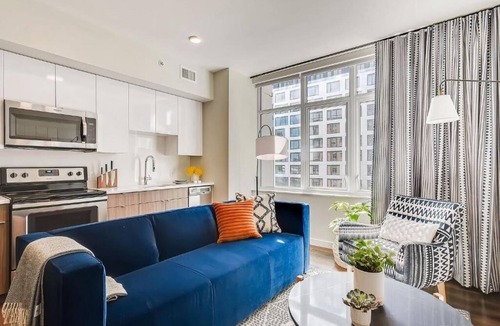LoDo Hotel | Stylish Urban Studio w/Full Kitchen | Outdoor Pool | Union Station – 0.2 miles