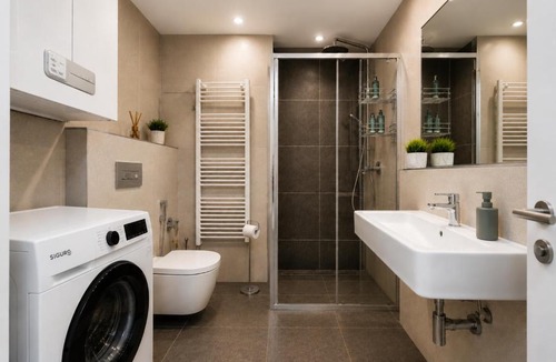 Bubenec Apartment | Stylový Penthouse s balkonem blízko centra