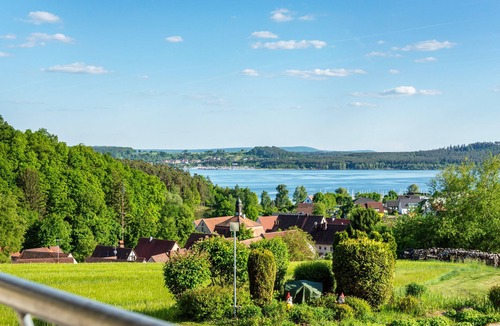 Spalt Apartment | Suite 'Seelixir' with Lake View and Sunny Balcony on a Panoramic Plateau