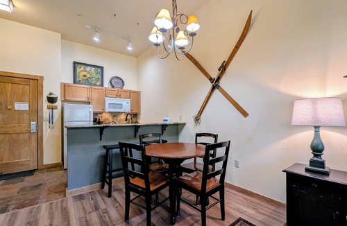 River Run Condo | Summer Fun/Outdoor Pool & Steps to Village Action