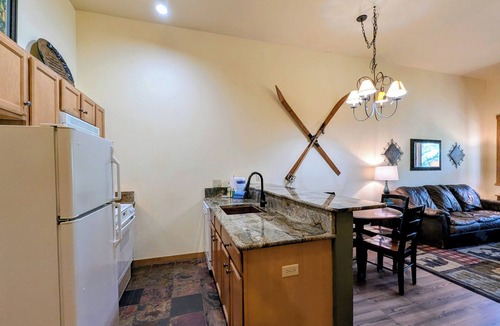River Run Condo | Summer Fun/Outdoor Pool & Steps to Village Action