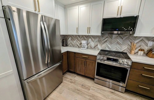 Mountain House Condo | Summer Mountain Escape | Balcony & Scenic Views