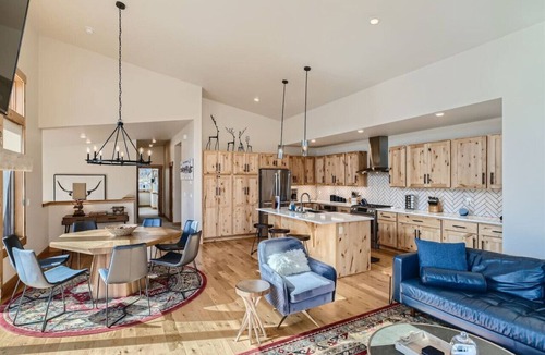 Silverthorne House | Summit Sky Ranch | Near Hiking Trails | Resort Amenities | Mountain Views