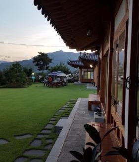 Nagan-myeon House | Suncheon Sagyejeol Haeoreum Hanok Pension