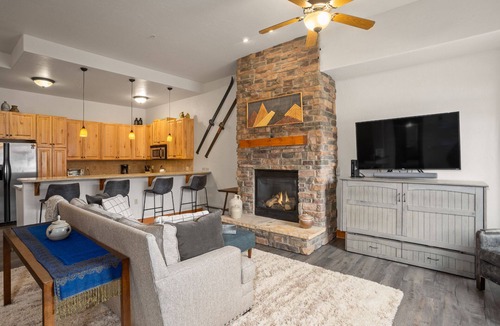 Steamboat Springs Condo | Sundance Creek 103 - Walk to Dining & Shops, Garage, W/D, Hot Tub