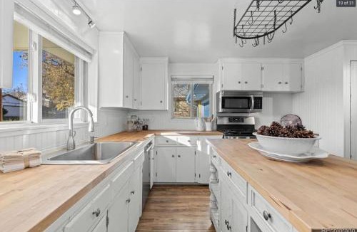 Scenic Heights House | Sunny Beach House of Olde Town Arvada