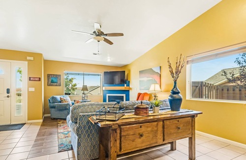 Moab South Valley House | Sunny home with mountain views/WiFi/central AC - close to Arches National Park!